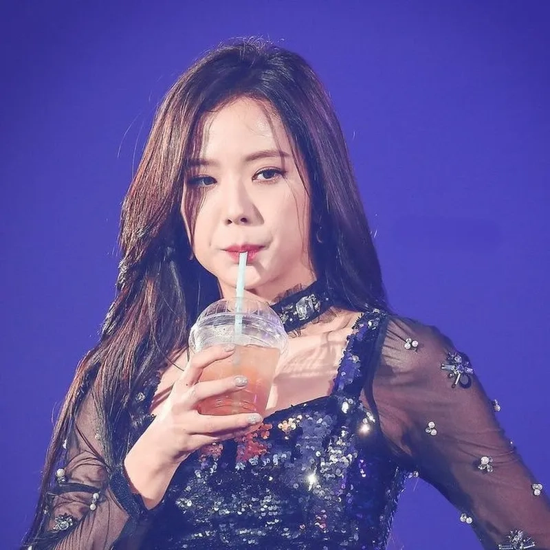 Jennie meme blackpink luôn thu hút sự chú ý với những biểu cảm dễ thương từ Jennie.