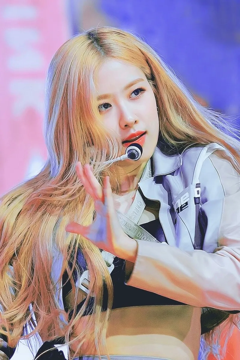 Meme ảnh jennie hài mang đến những biểu cảm hài hước của Jennie trong các bức ảnh.