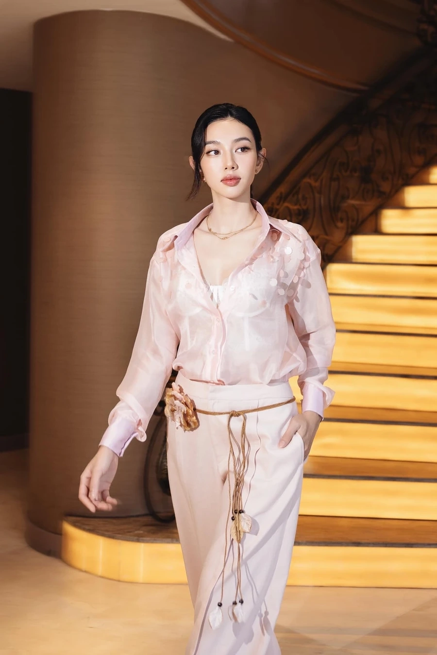 Clip Hoàng Thùy Linh thể hiện sự sáng tạo và đột phá trong từng sản phẩm âm nhạc.