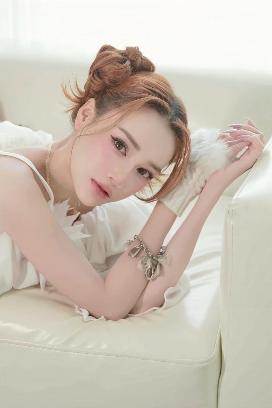 Bikini Nha Phuong làm người hâm mộ không thể rời mắt với dáng vẻ tuyệt vời.