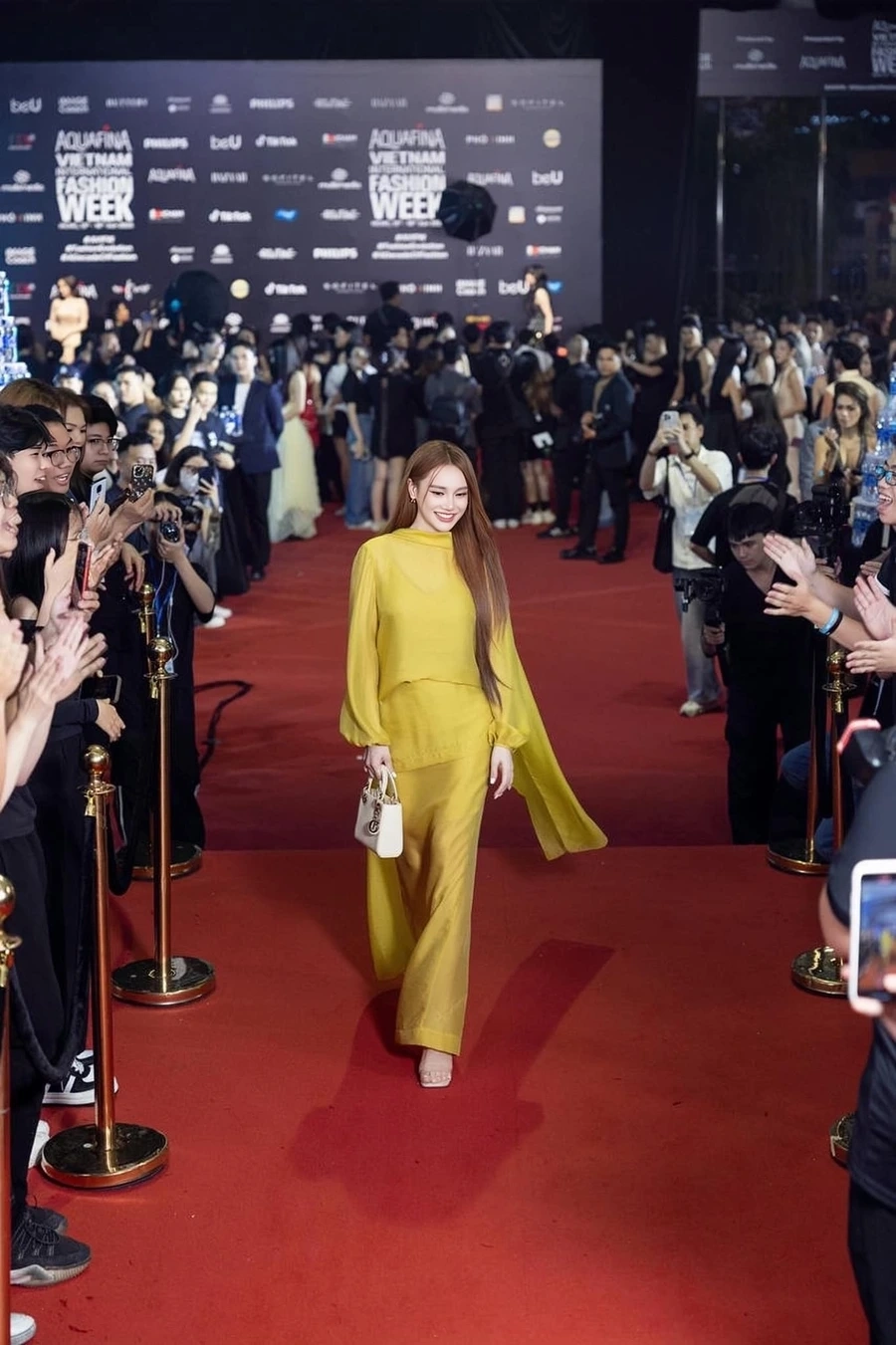 Hình Nhã Phương luôn được yêu thích vì vẻ đẹp dịu dàng, tinh tế.