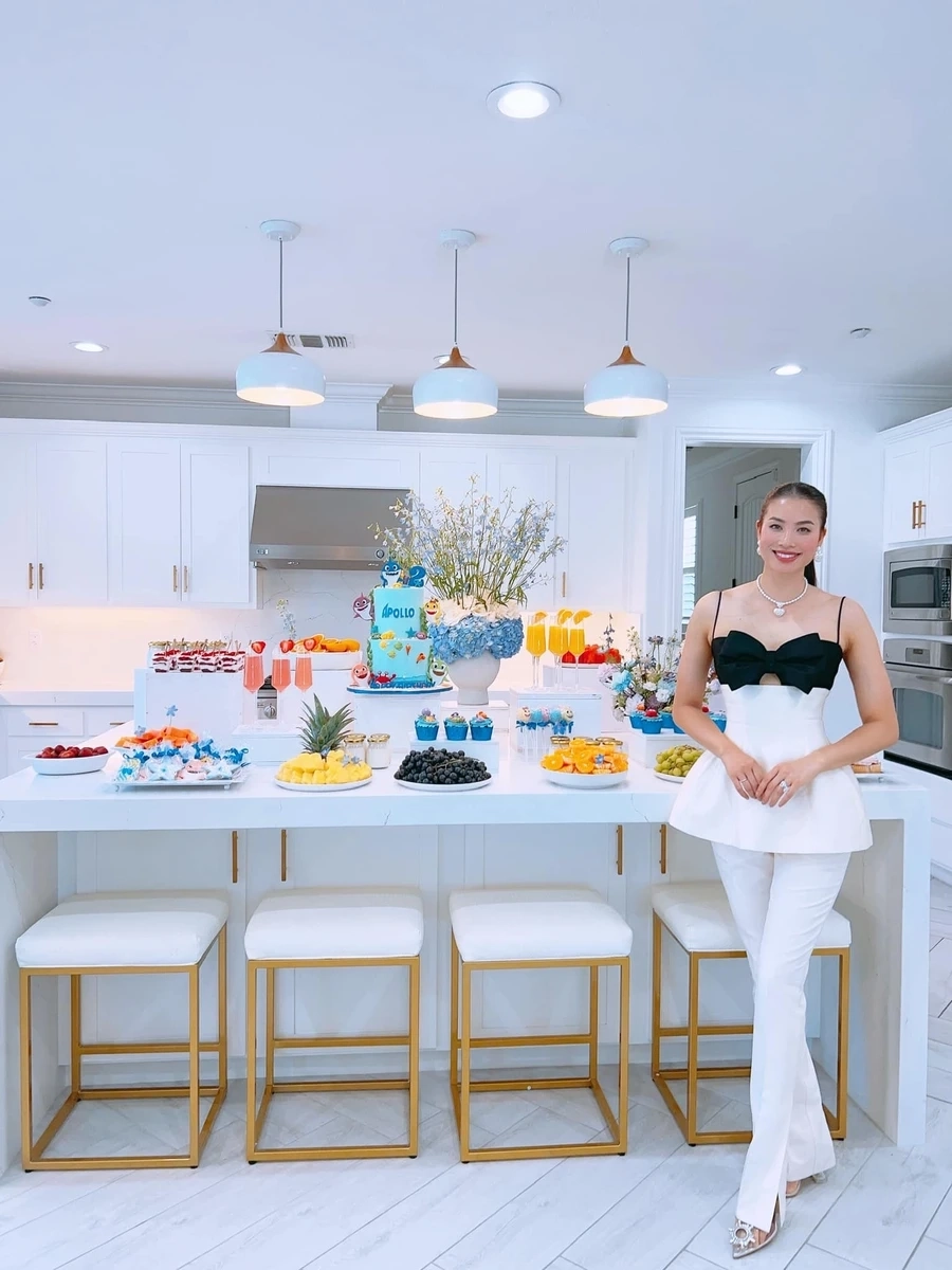 Hoa Hậu Phạm Hương luôn khiến người khác phải ngưỡng mộ về tài năng và nhan sắc.