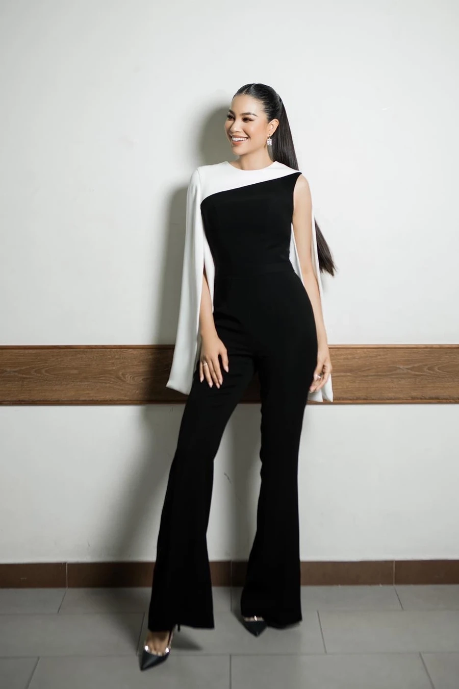 Hình Ảnh Hoa Hậu Phạm Hương luôn gây ấn tượng với vẻ đẹp quyến rũ.