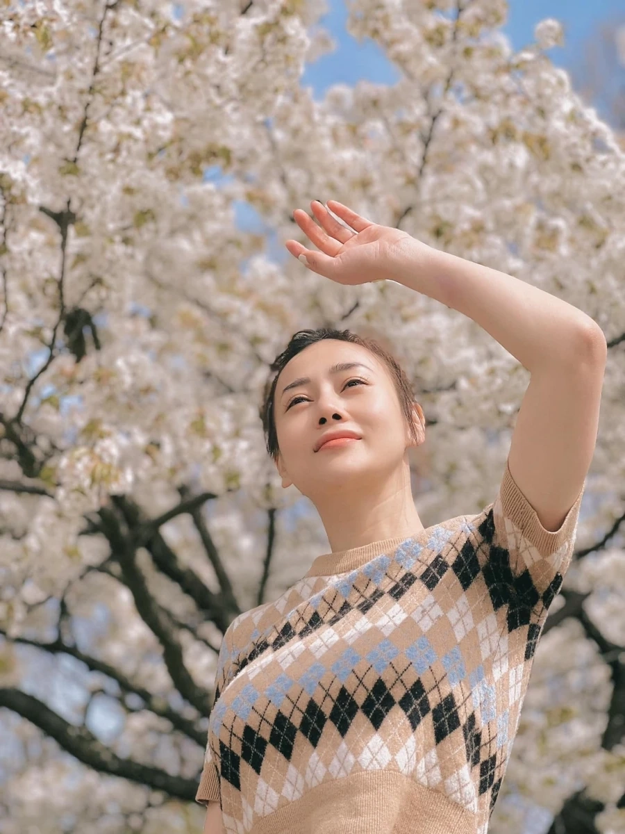 Xem những Phương Oanh Shark Bình video đầy lôi cuốn và hấp dẫn.