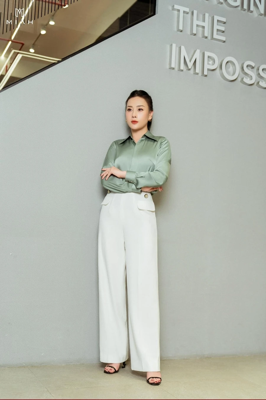 Khám phá sự gắn kết giữa Phuong Oanh và Shark Bình qua những khoảnh khắc đáng nhớ.