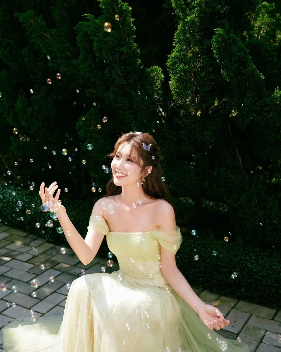 Thúy Ngân mặc áo tắm luôn khiến khán giả trầm trồ vì sự quyến rũ và năng động.