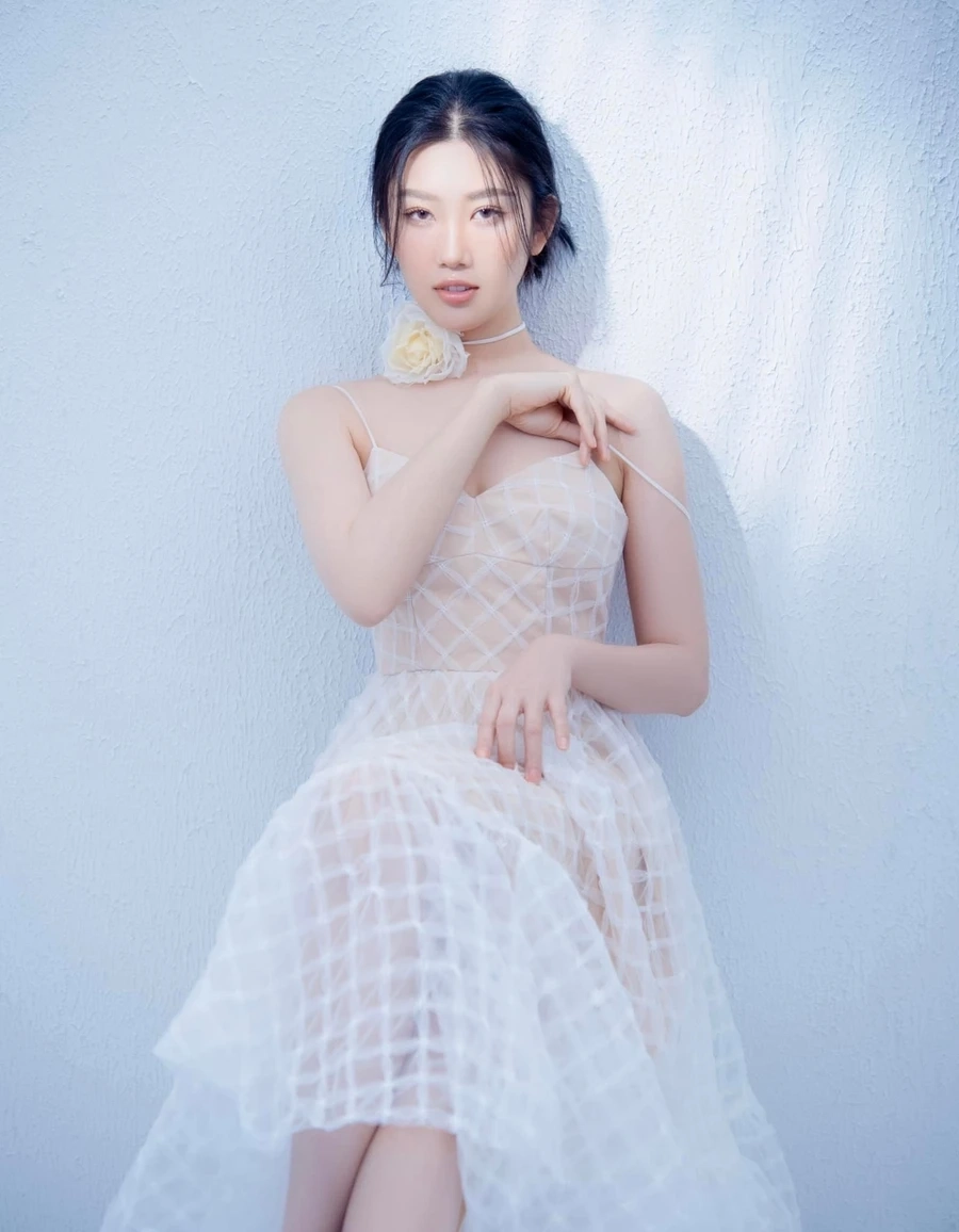 Ảnh bikini Thúy Ngân mang đến vẻ đẹp hoàn hảo trong từng chi tiết.