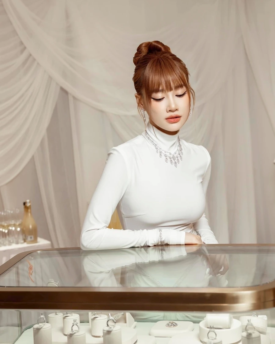 Ảnh Nhã Phương luôn thu hút với vẻ đẹp hoàn hảo và hình thể lý tưởng.