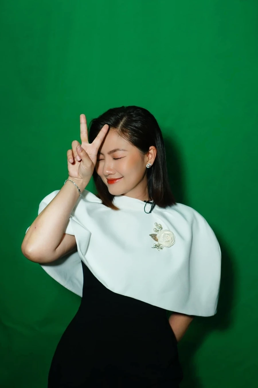 Diễn viên Ngọc Lan mặt nạ gương mang đến một vai diễn ấn tượng và đầy sức hút.