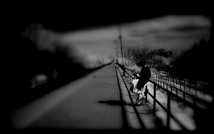 Hình nền đen buồn đẹp dành cho những khoảnh khắc suy tư