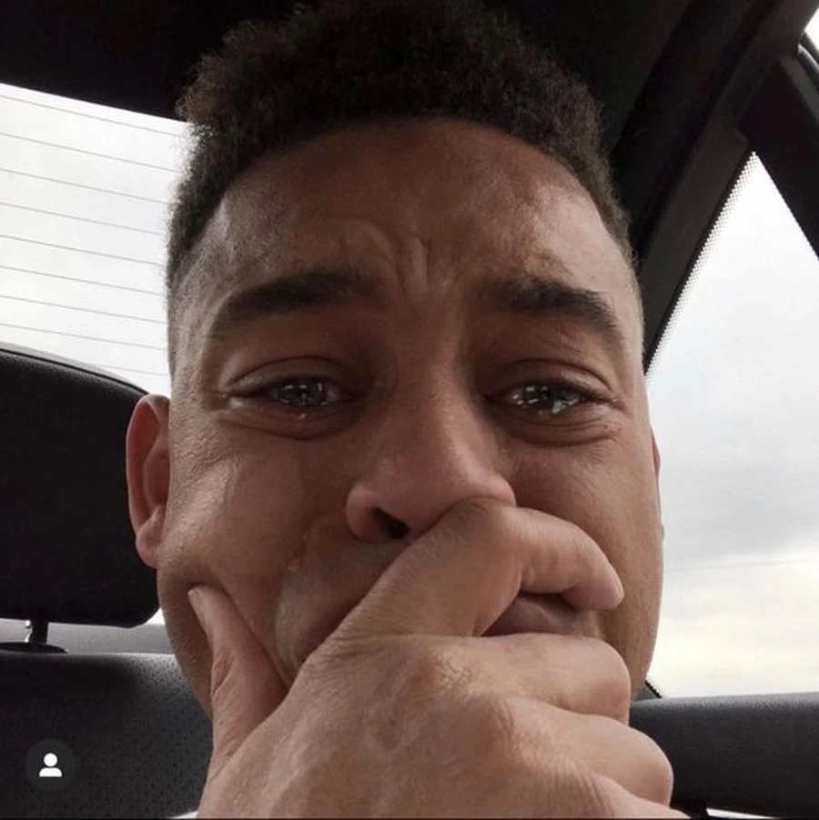 Hình ảnh meme ngạc nhiên anh da đen thể hiện cảm xúc chân thực