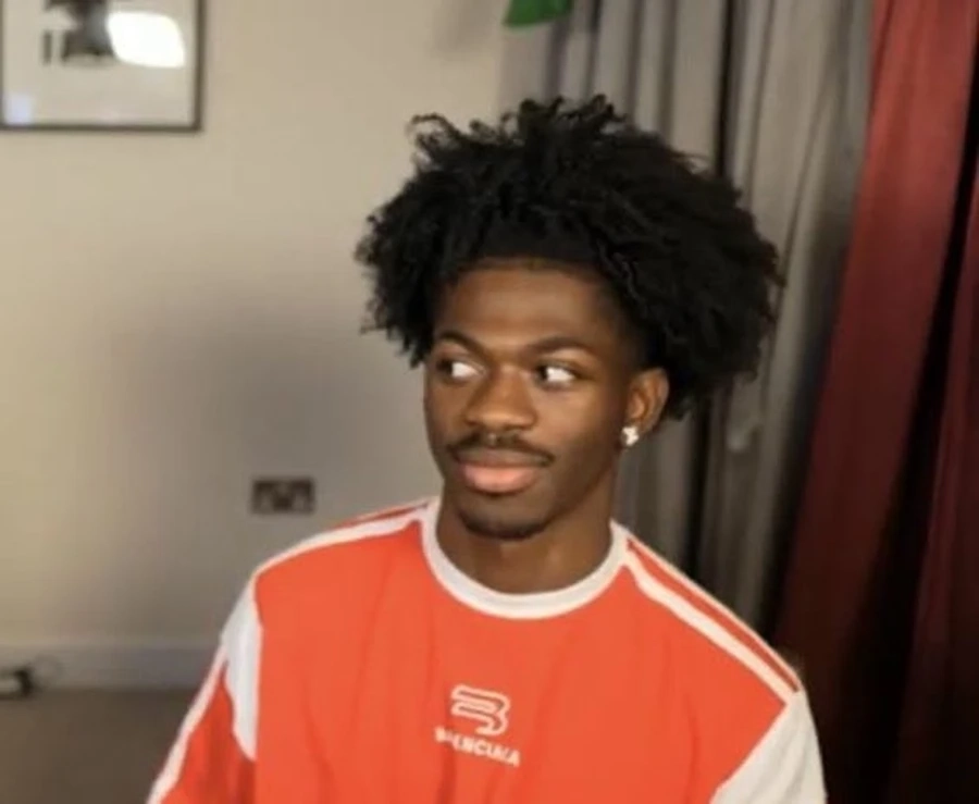 Khoảnh khắc meme anh da đen chấm hỏi thể hiện sự hoang mang hài hước