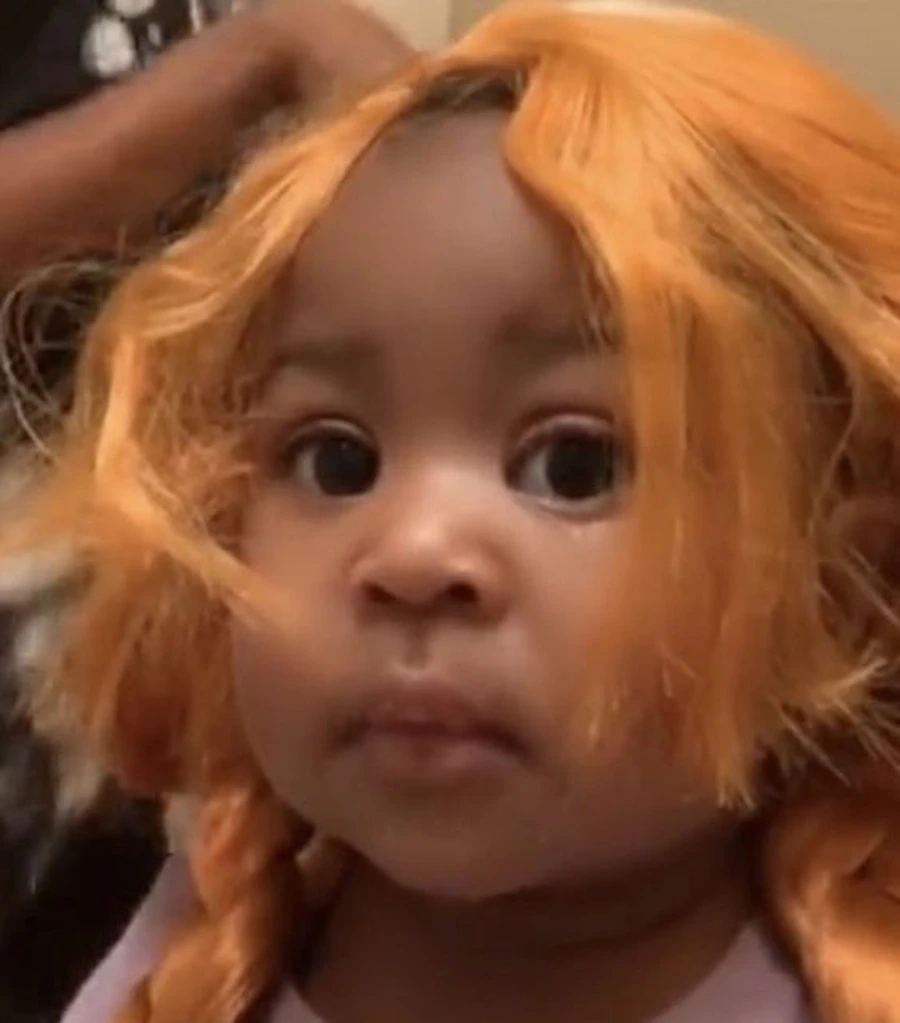 Hình ảnh meme anh da đen cười trong bóng tối tạo nên trào lưu cực hot