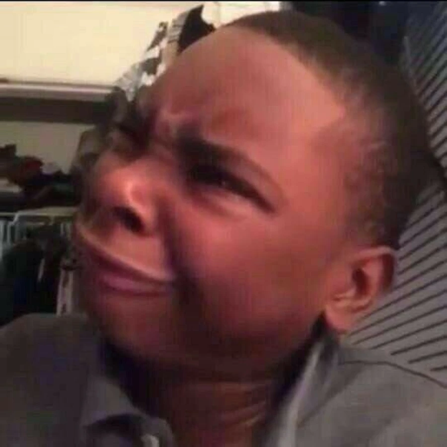 Hình ảnh meme anh da đen giật mình thể hiện sự bất ngờ hài hước