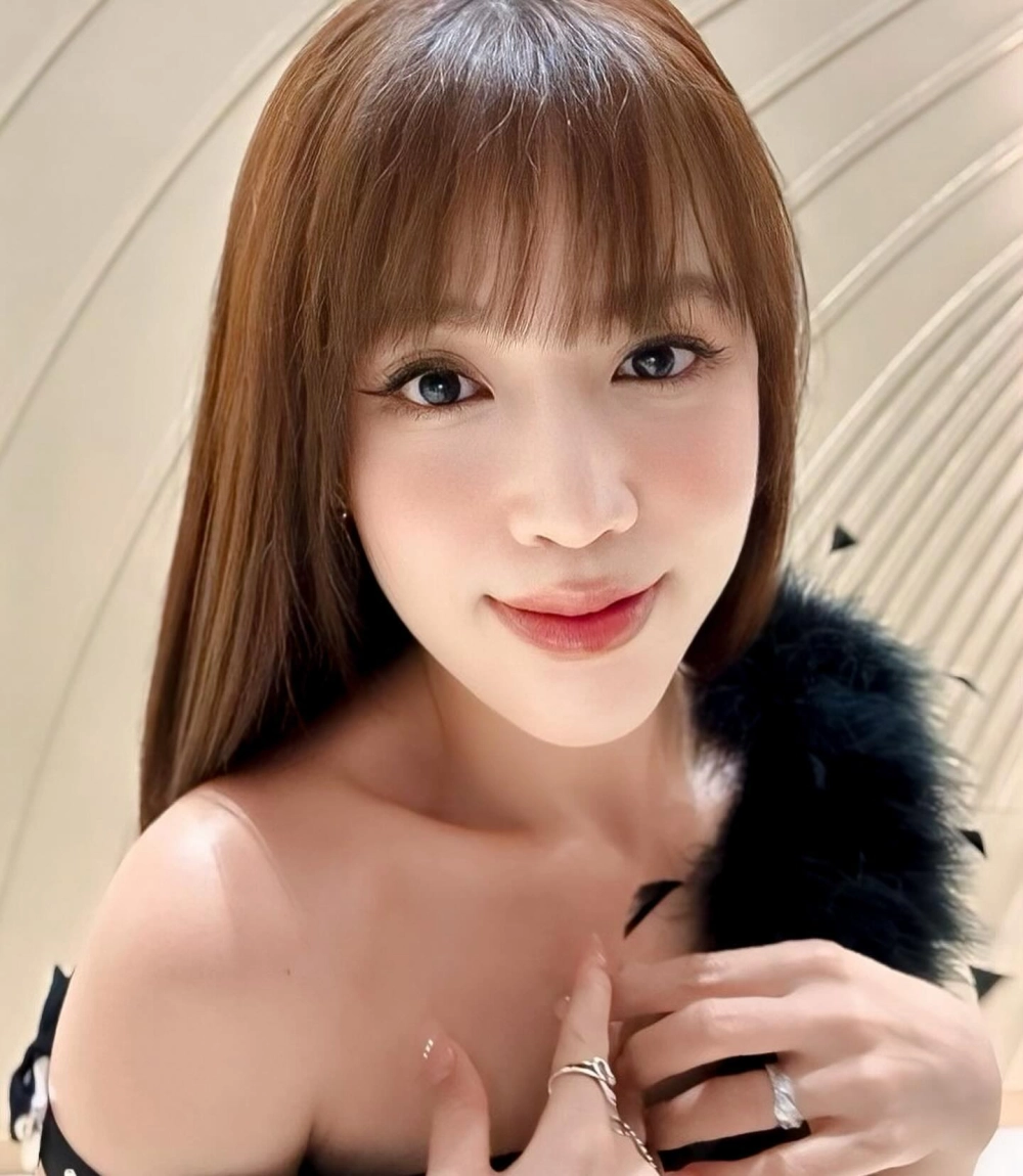 Ảnh gái xinh full HD rõ nét rất cuốn hút