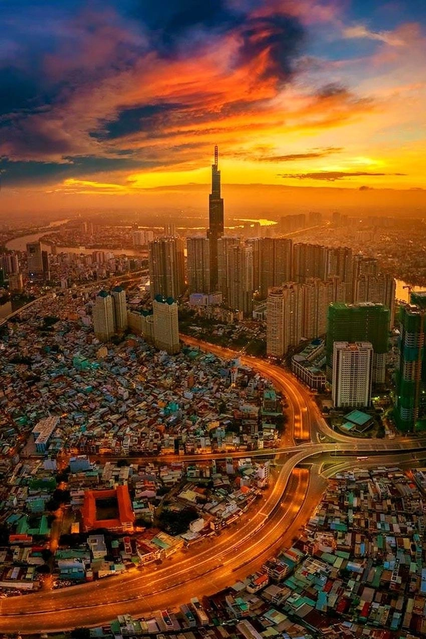 Phong cảnh đường phố phản ánh nhịp sống