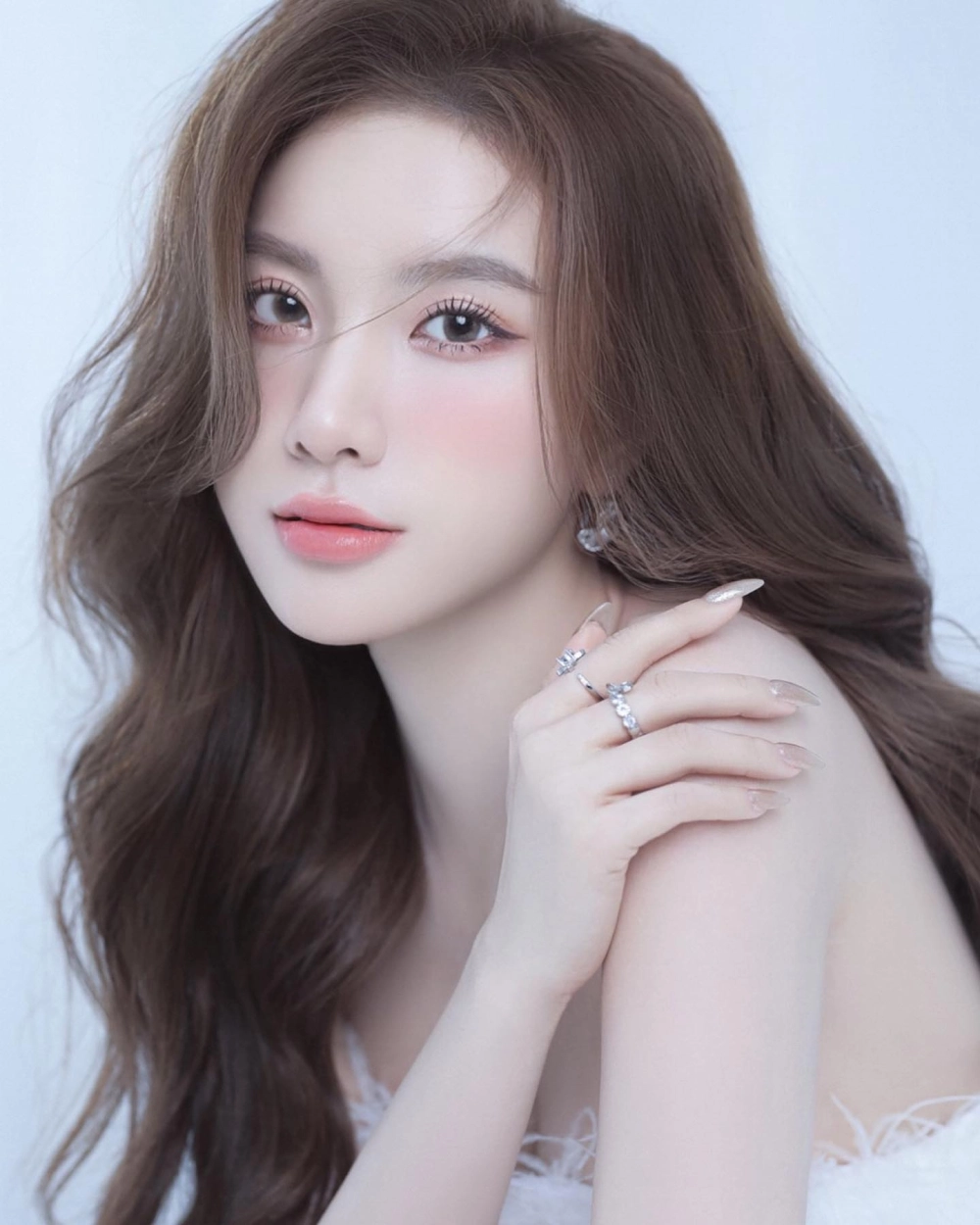 Cô gái Hàn Quốc xinh xắn mang nét dịu dàng