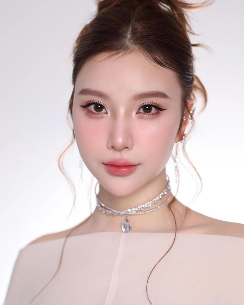 Cô gái Mỹ xinh đẹp mang phong cách tự tin