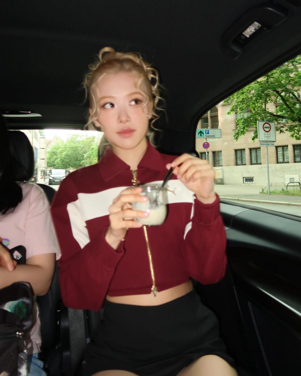 Con gái mỹ đẹp nổi bật phong cách hiện đại