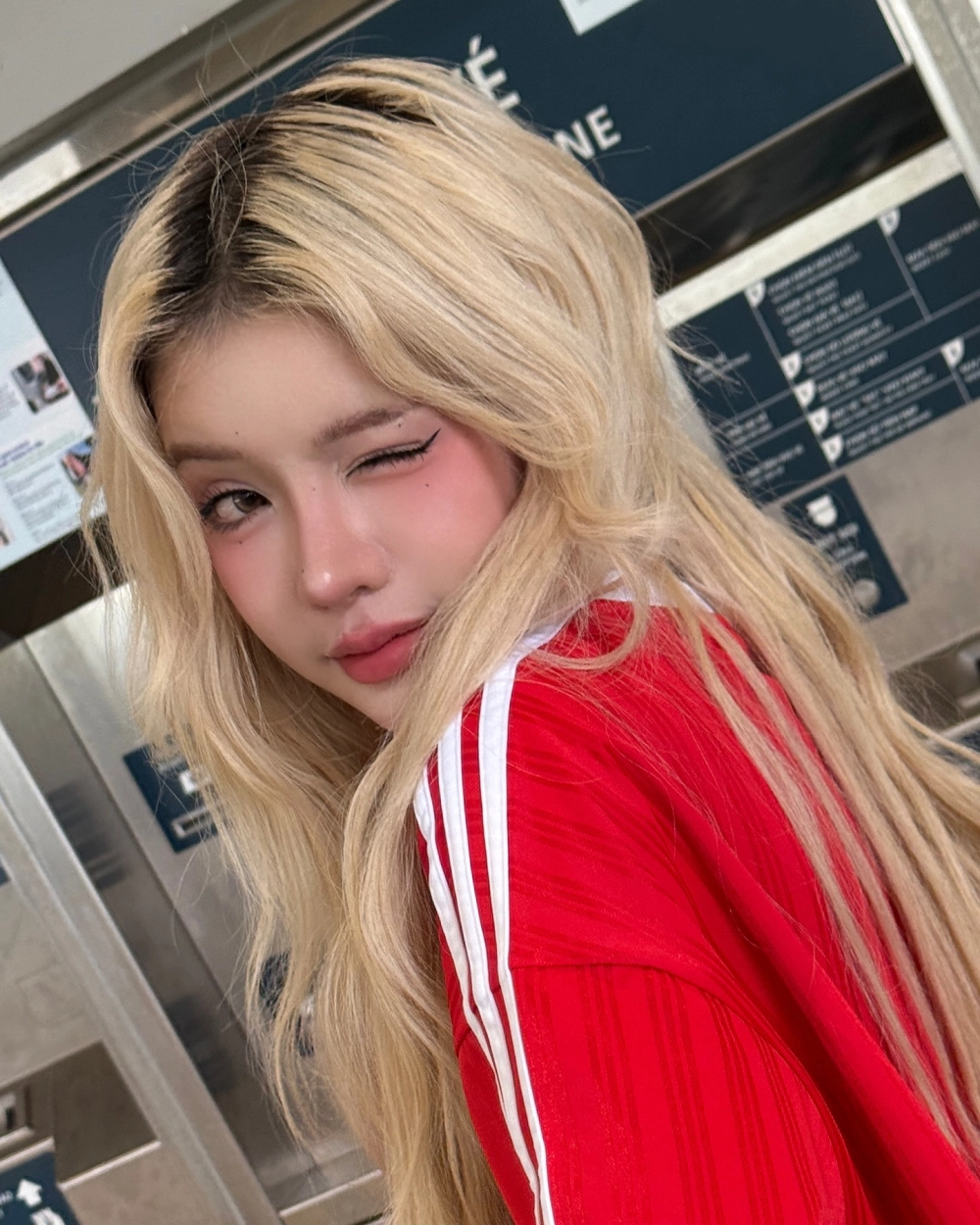 Gái xinh tóc dài cute đáng yêu và tự nhiên