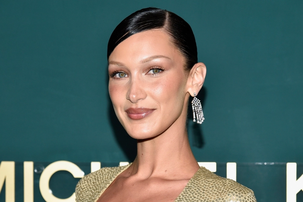 Bella Hadid là biểu tượng thời trang nổi bật toàn cầu.