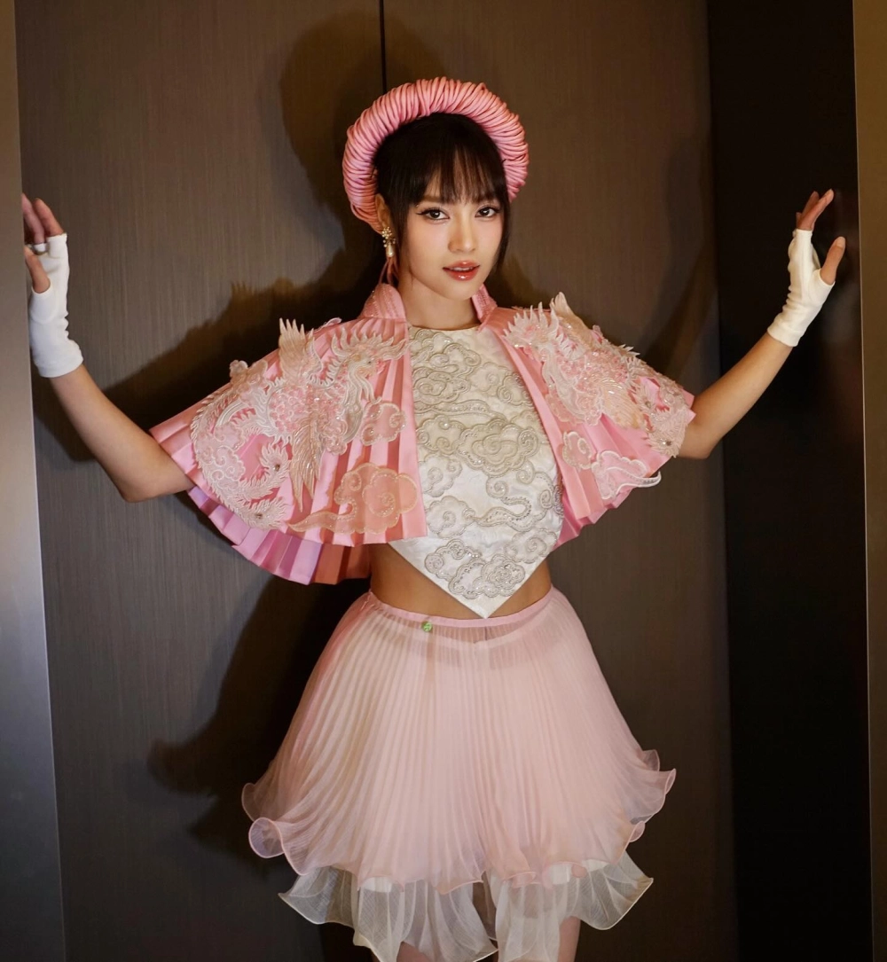 Sự kết hợp hoàn hảo giữa nét thanh tú và đáng yêu trong hình ảnh gái đẹp cute.