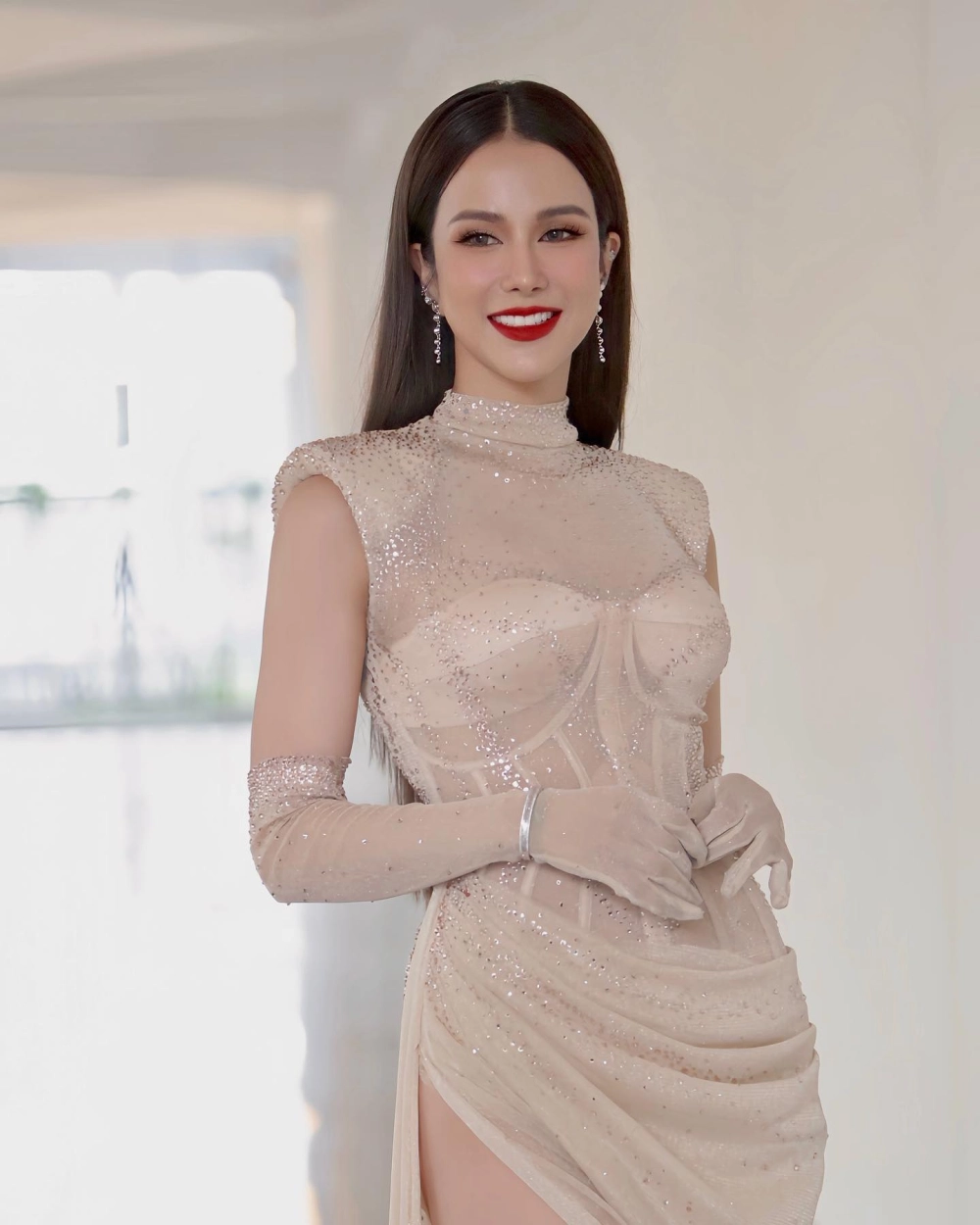 Sức hút khó cưỡng đến từ phong cách và thần thái gái xinh body quyến rũ.