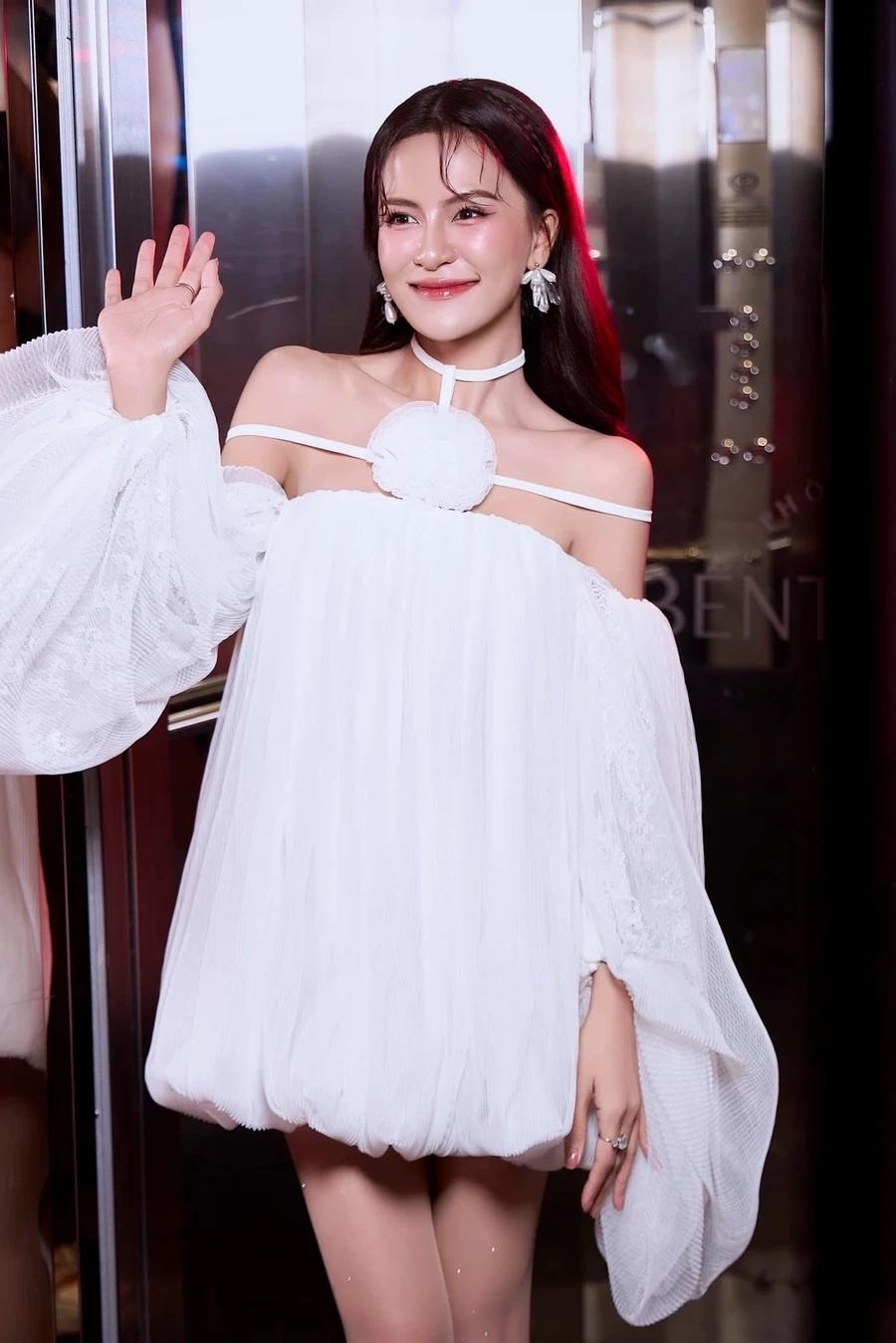 Tận hưởng vẻ đẹp hoàn mỹ trong từng chi tiết với ảnh gái đẹp 4k siêu thực.