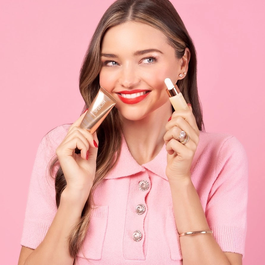 Bí quyết duy trì vóc dáng và sức khỏe bất chấp Miranda Kerr âge đã chạm ngưỡng tứ tuần.